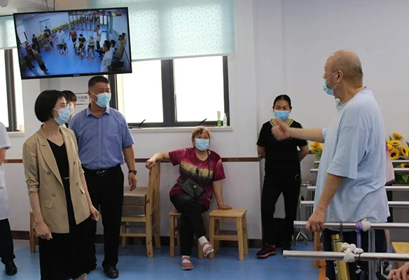 武漢市殘聯(lián)黨組書記、理事長李紅敬等領(lǐng)導(dǎo)到德誠實(shí)地考察調(diào)研